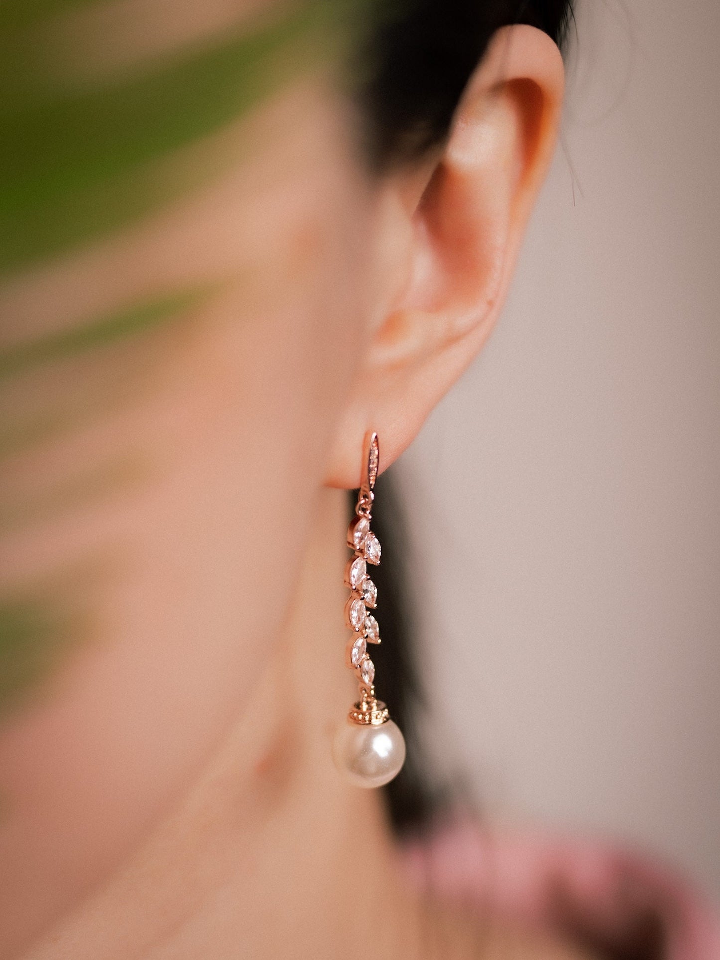 Pearl earrings wedding, Pearl Earrings Drop, Pearl Earrings Dangle, Leaf Pearl earrings Rose gold Silver, Pearl Earrings for Bridesmaids