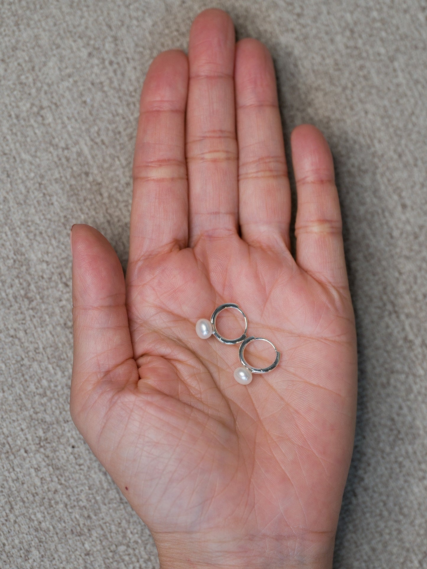 Natural freshwater pearl drop huggie