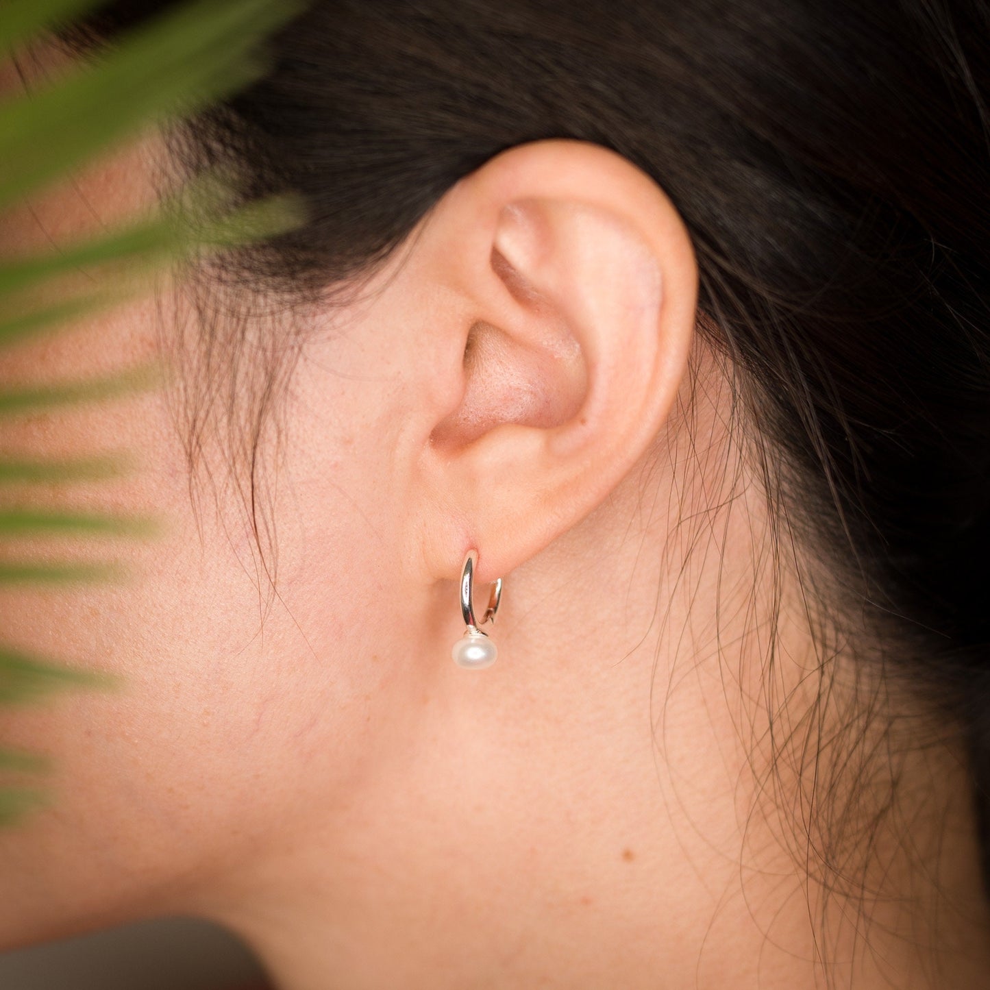 Natural freshwater pearl drop huggie