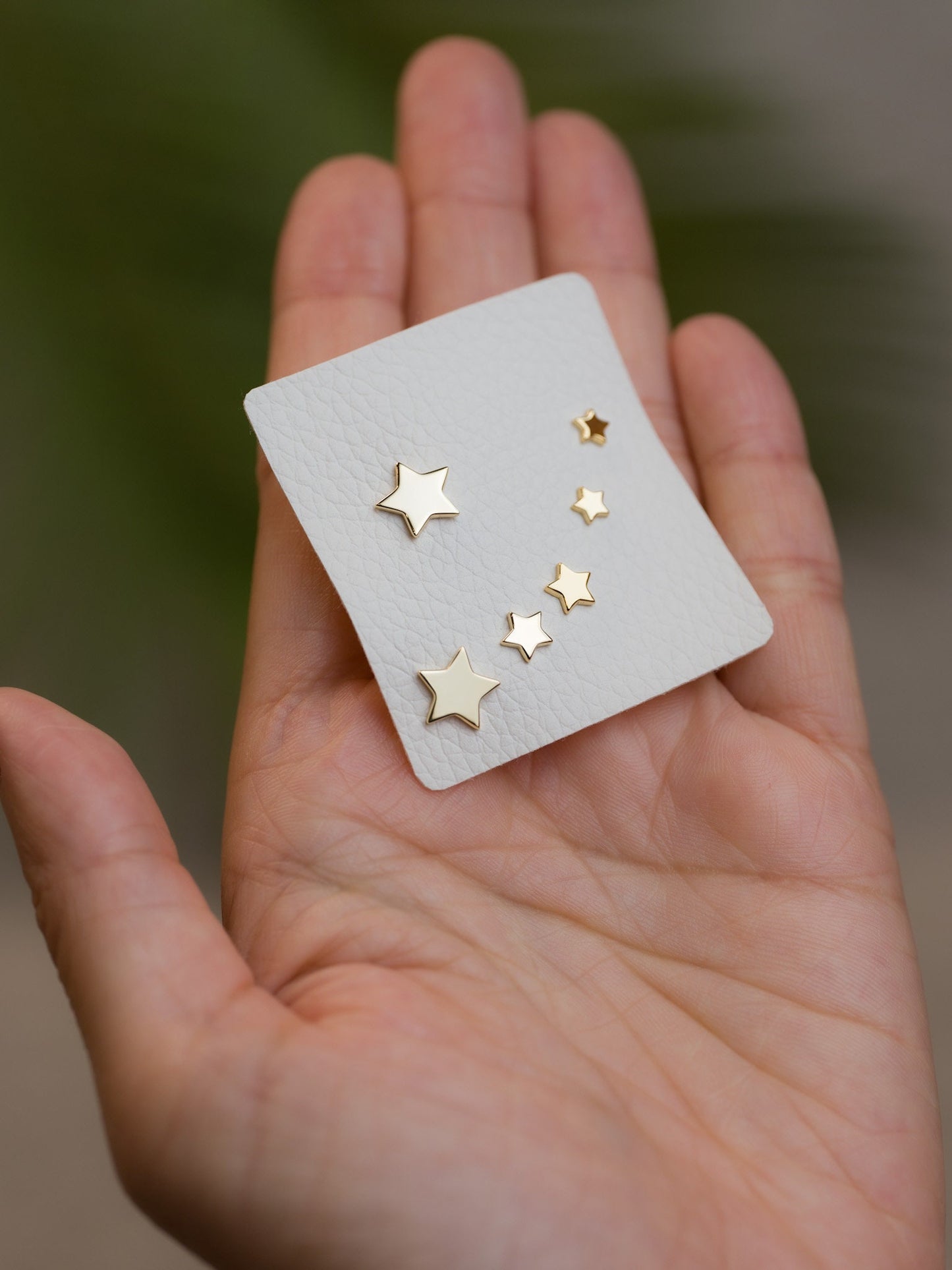 Star stud earrings