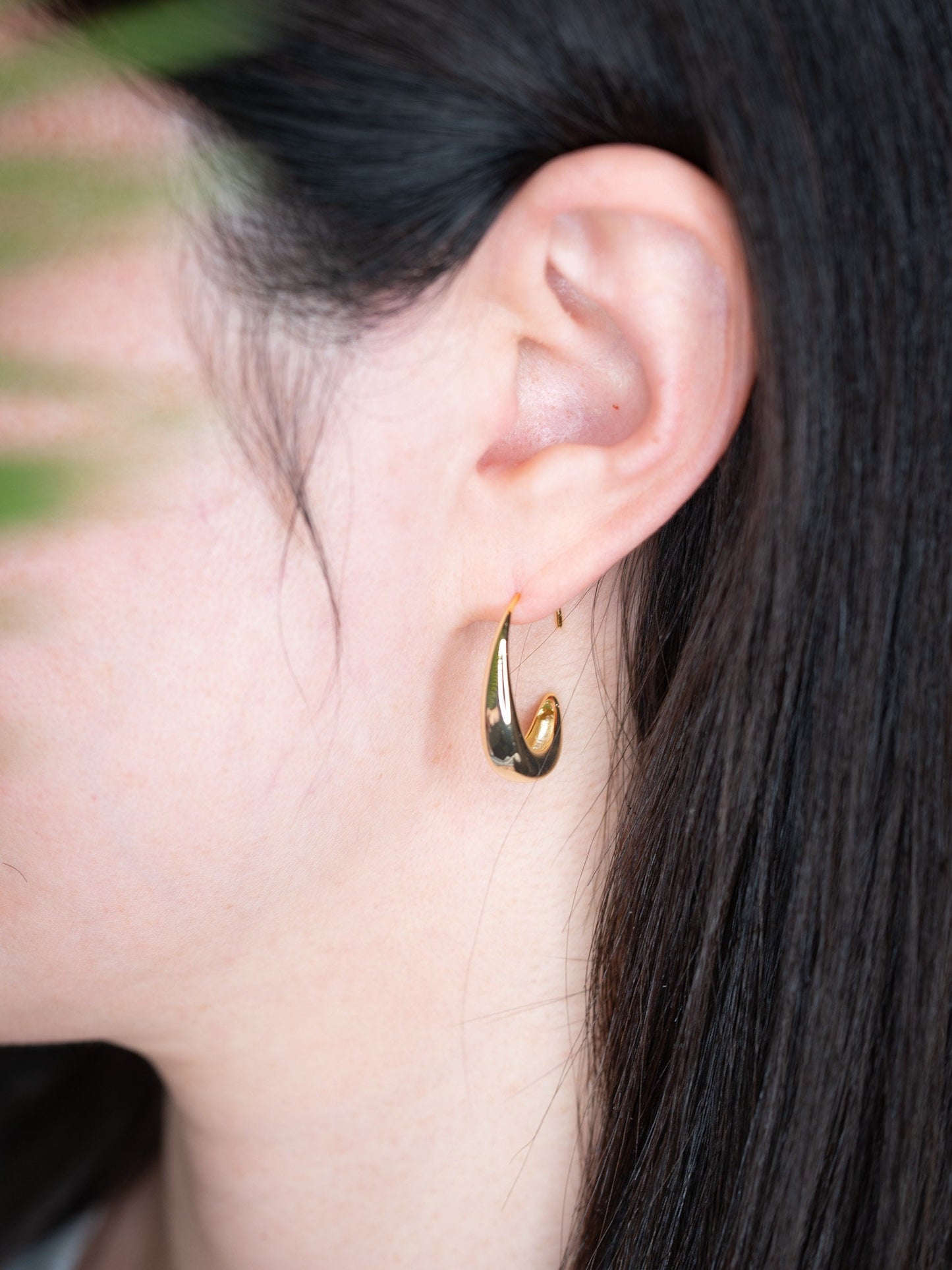 Medium chunky open gold hoop earrings