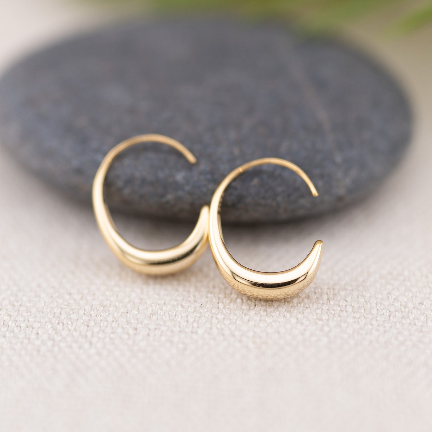 Medium chunky open gold hoop earrings
