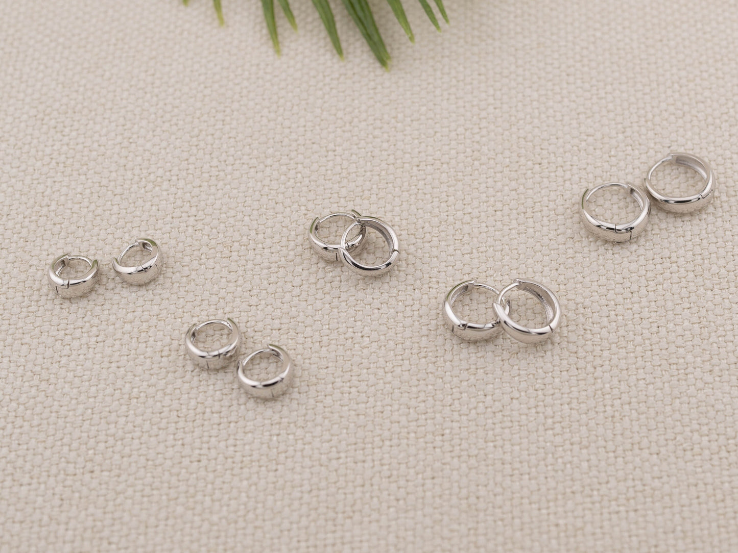 Huggie earrings, small hoop earrings set, tiny hoop earrings, 925 solid sterling silver chunky mini hoops, gold huggie sleeper tapered hoops