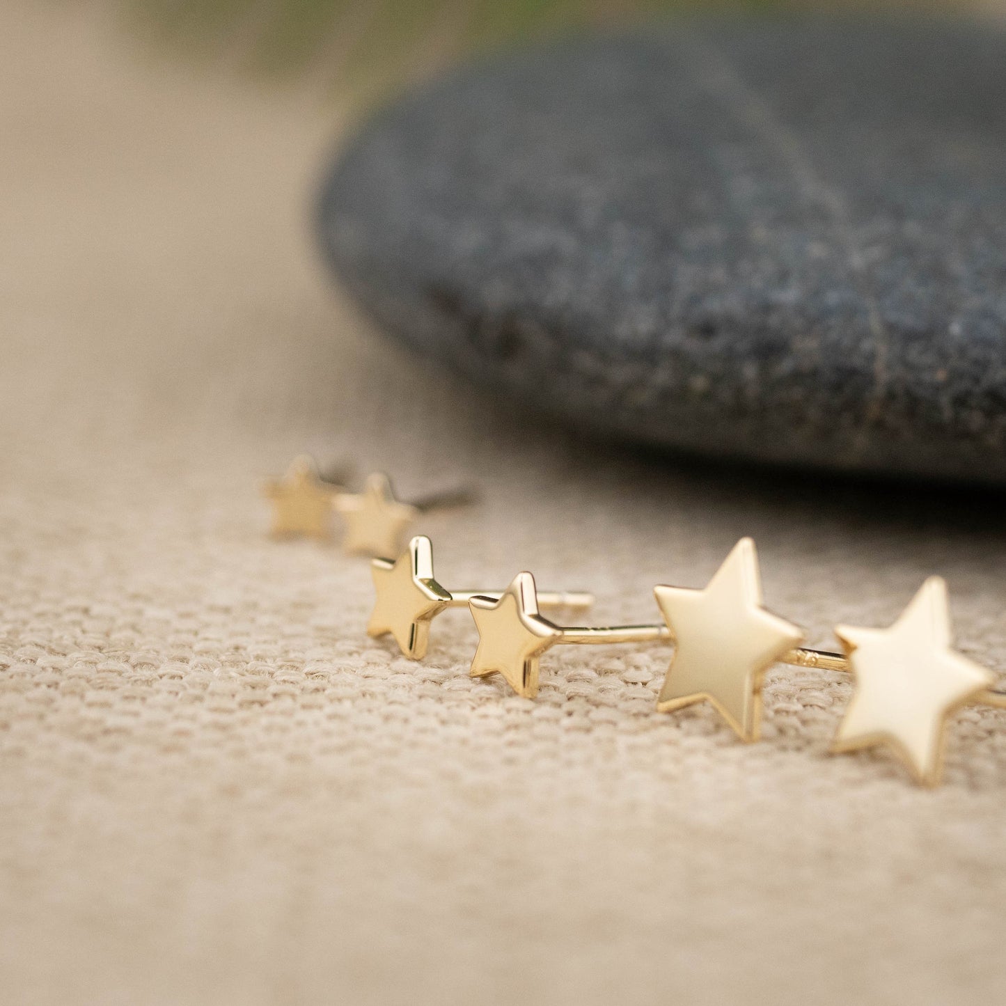 Star stud earrings