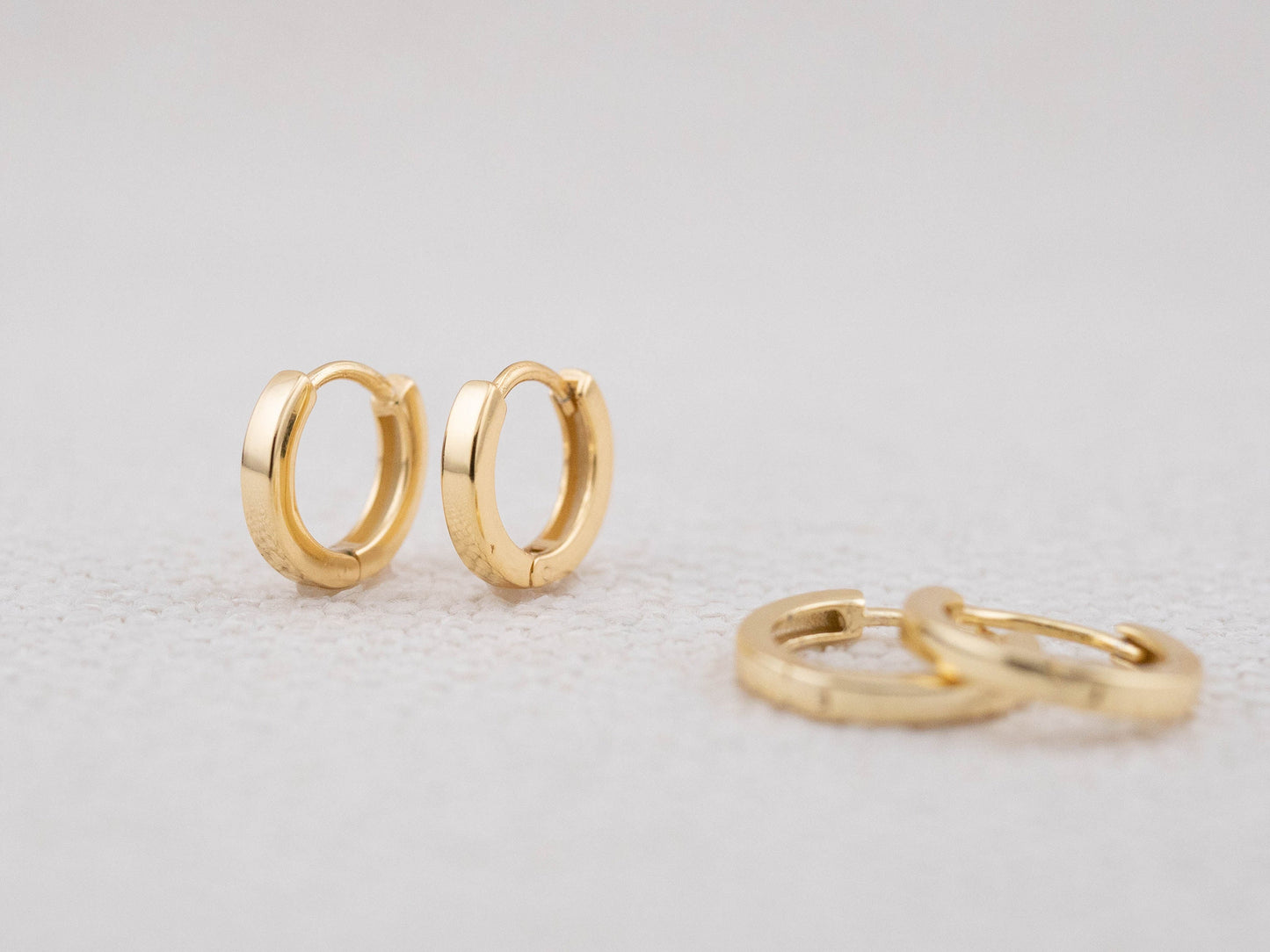 Stacking huggie hoop earrings set