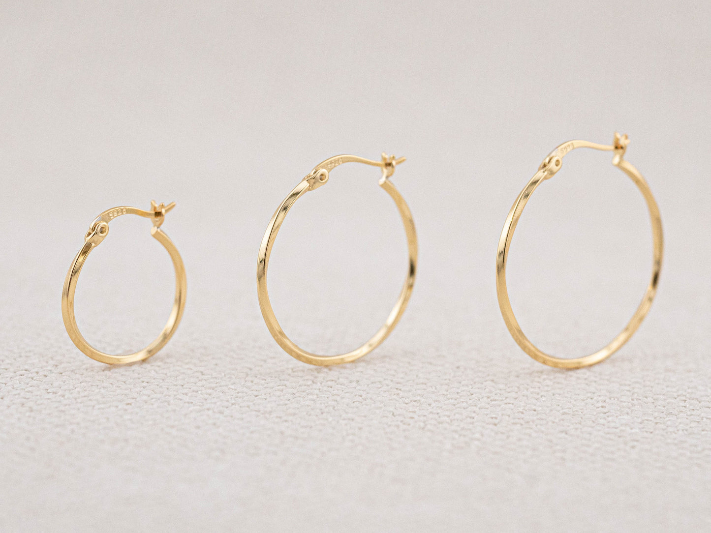Twist minimalistic hoop earrings set