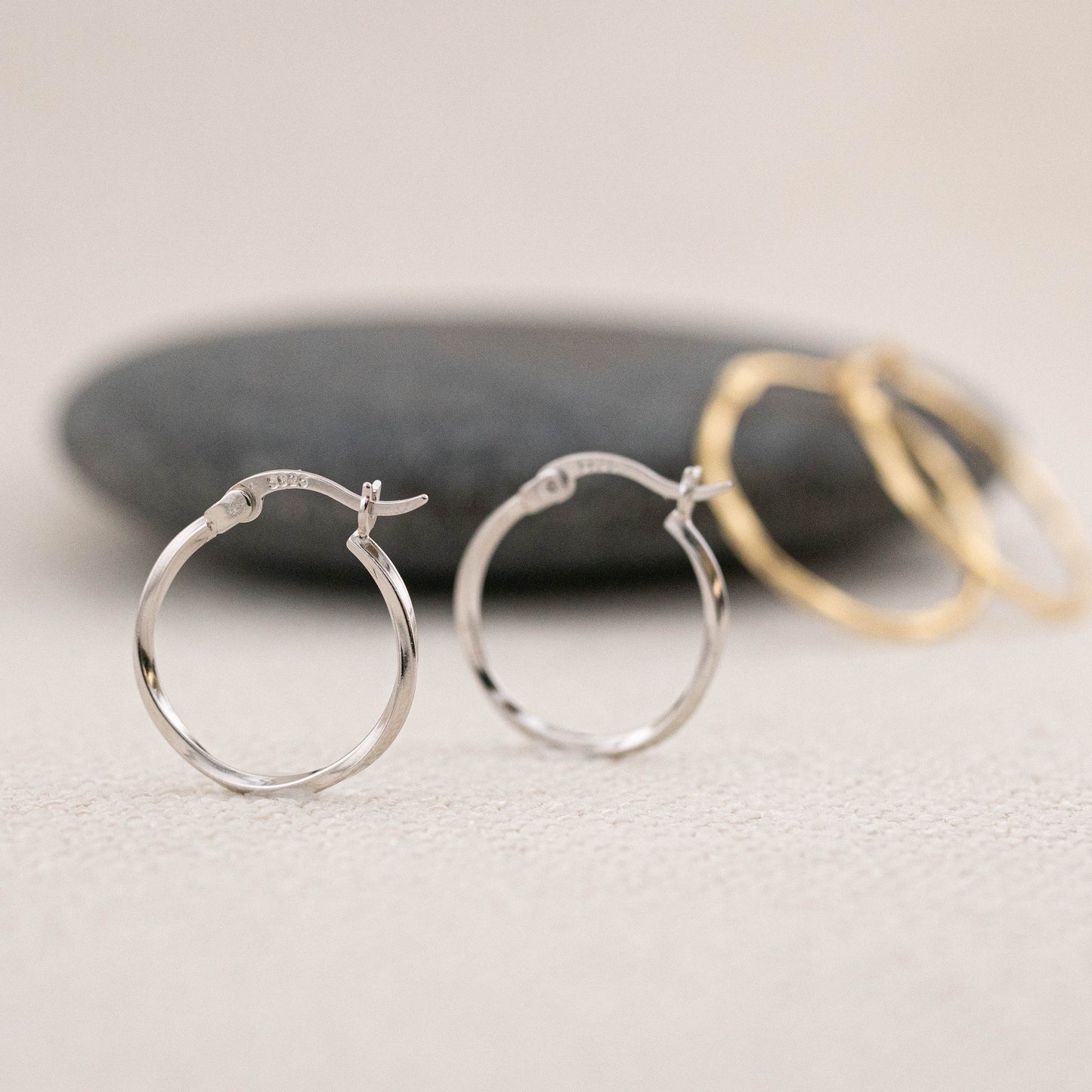 Twist minimalistic hoop earrings set
