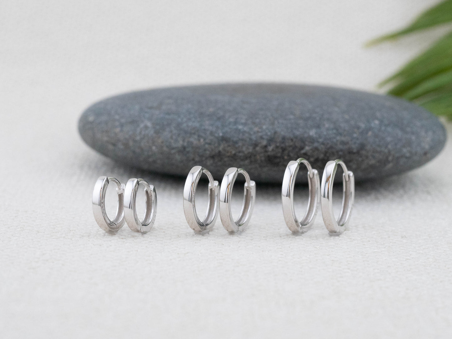 Stacking huggie hoop earrings set