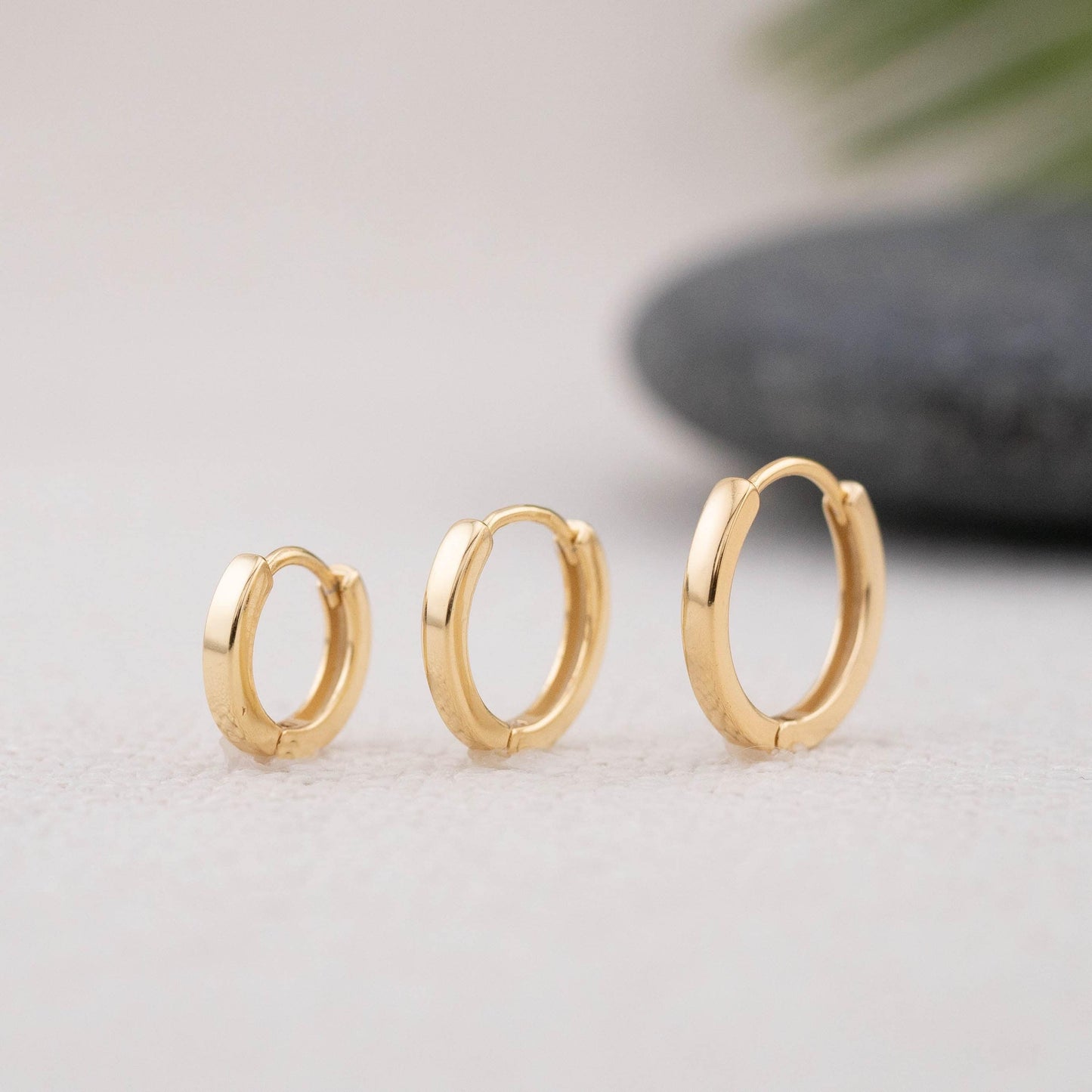 Stacking huggie hoop earrings set