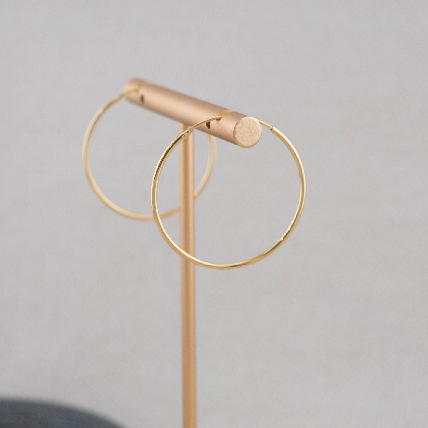 Thin wire gold hoop earrings set