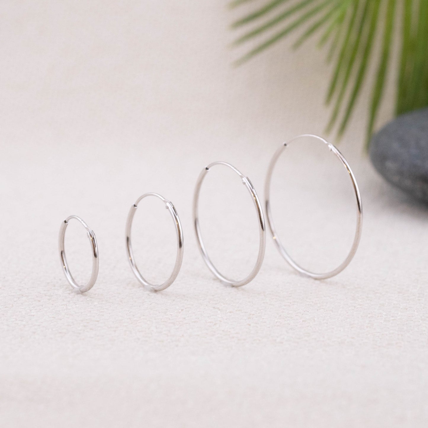 Thin wire gold hoop earrings set