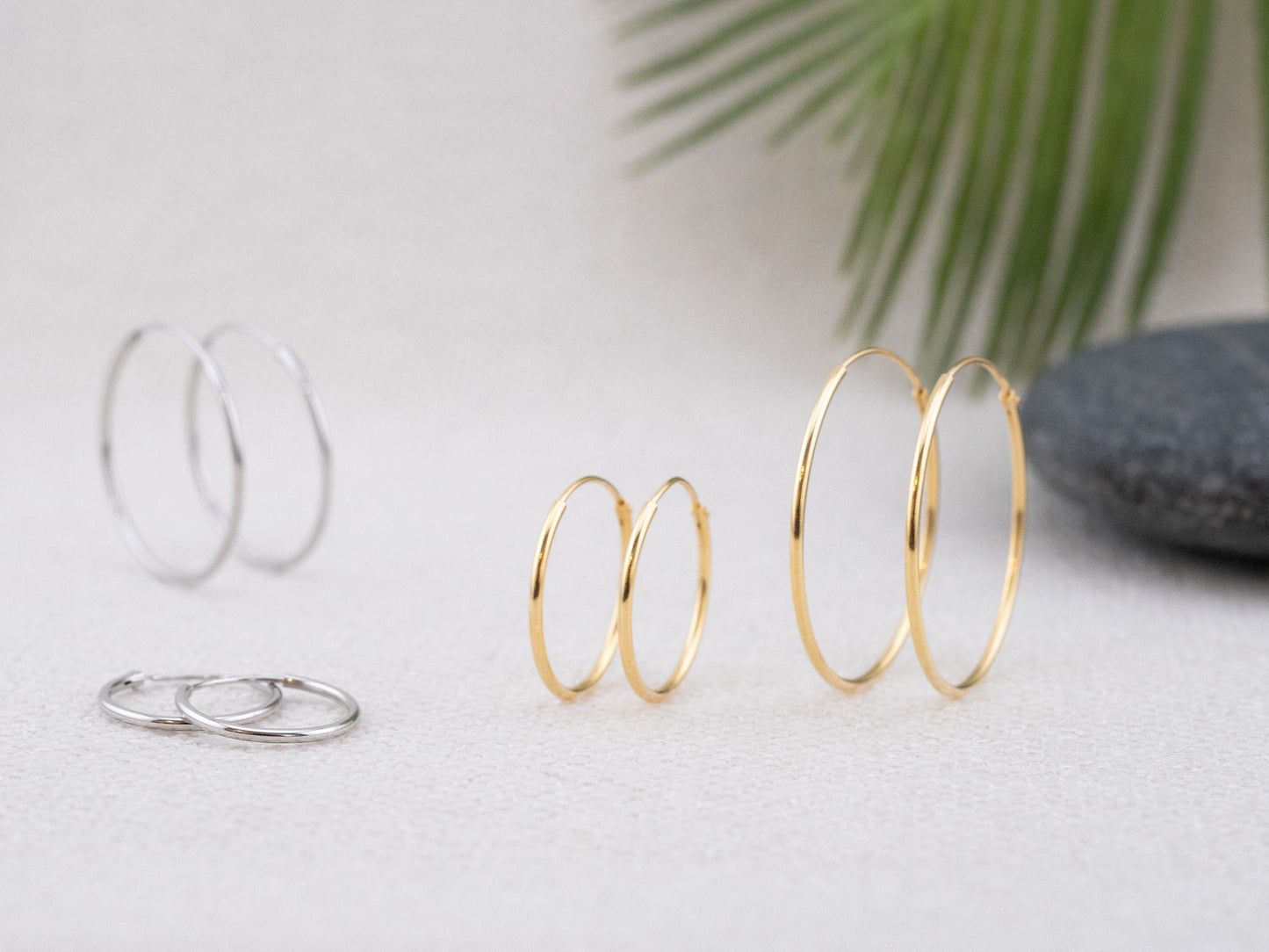 Thin wire gold hoop earrings set