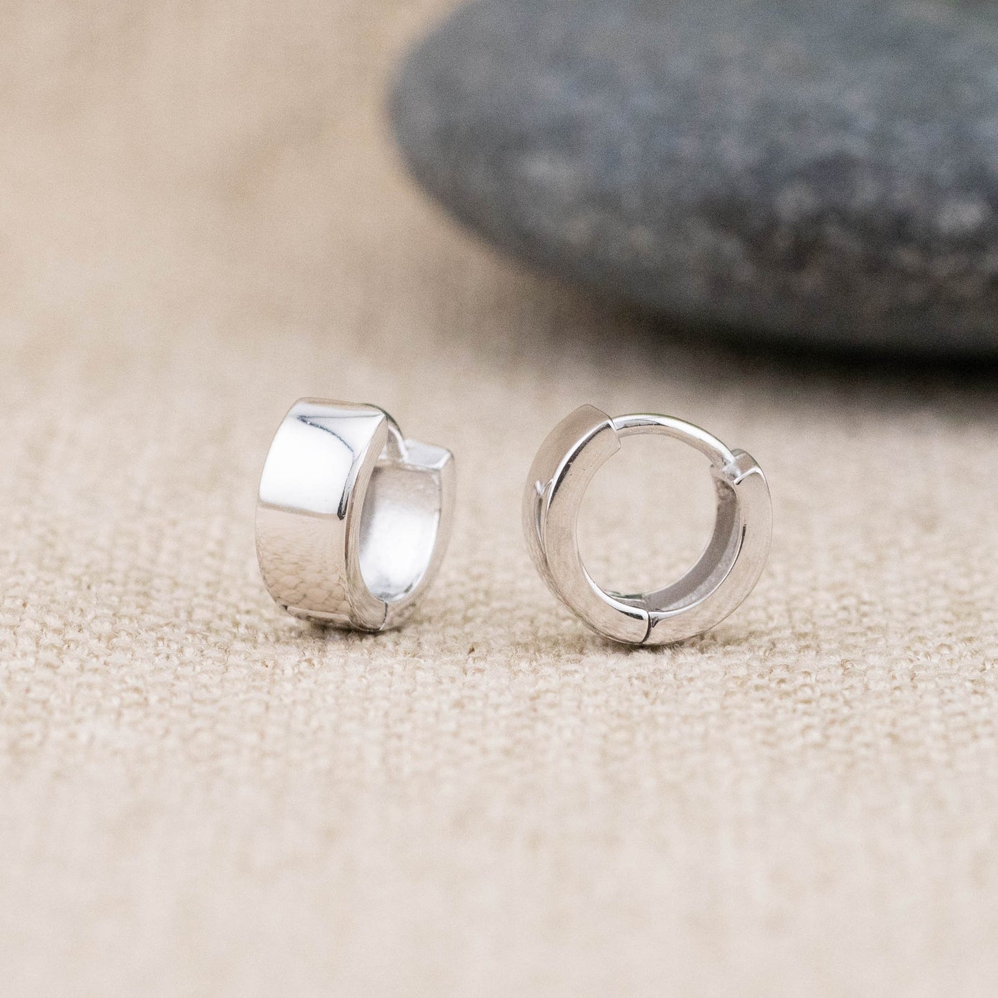 Minimalistic thick chunky huggie hoop