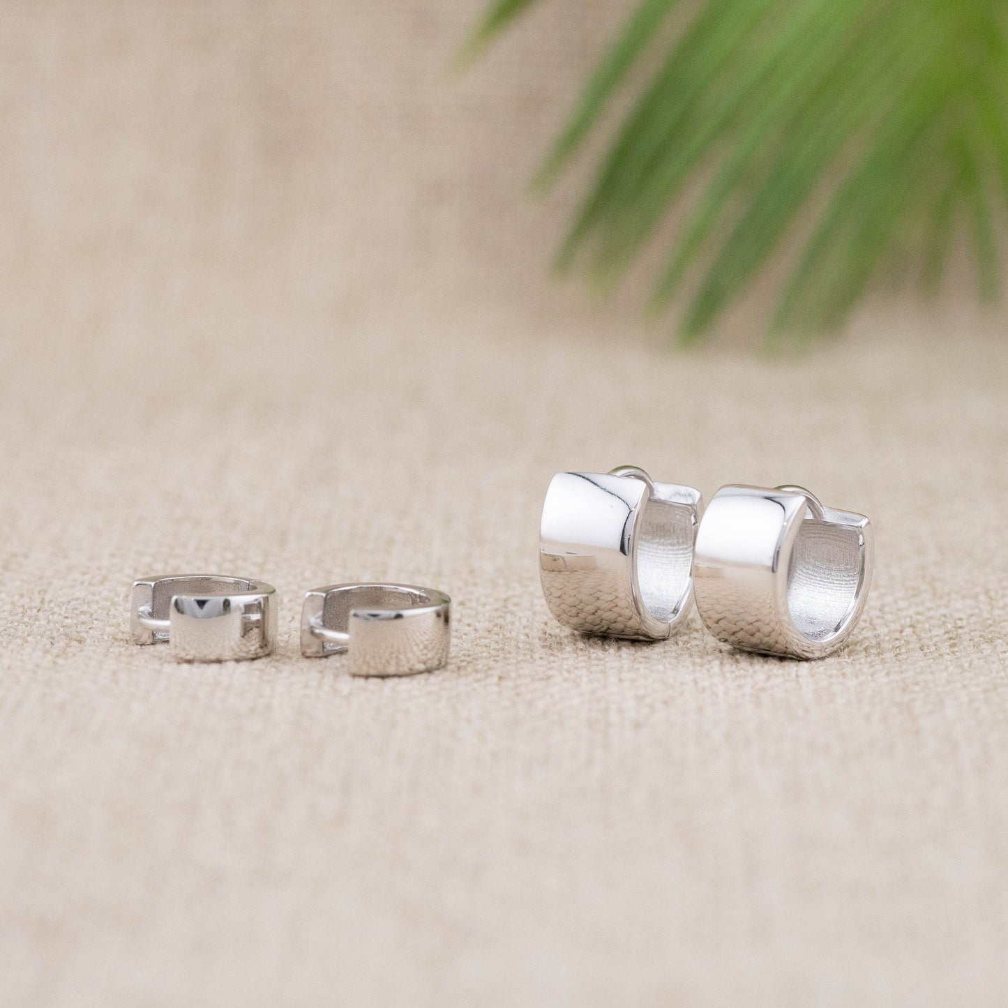 Minimalistic thick chunky huggie hoop