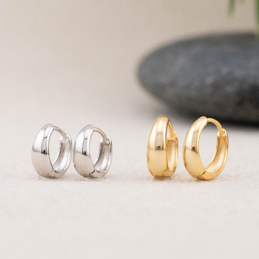 Tapered small huggie earrings