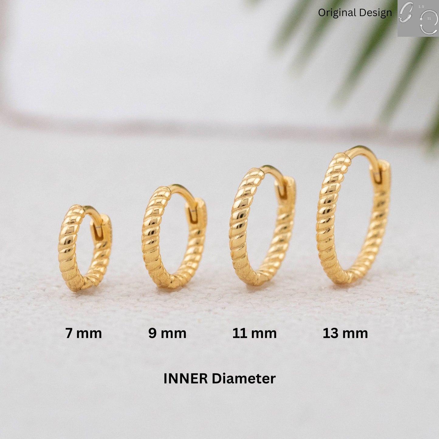 Twisted small hoop earrings