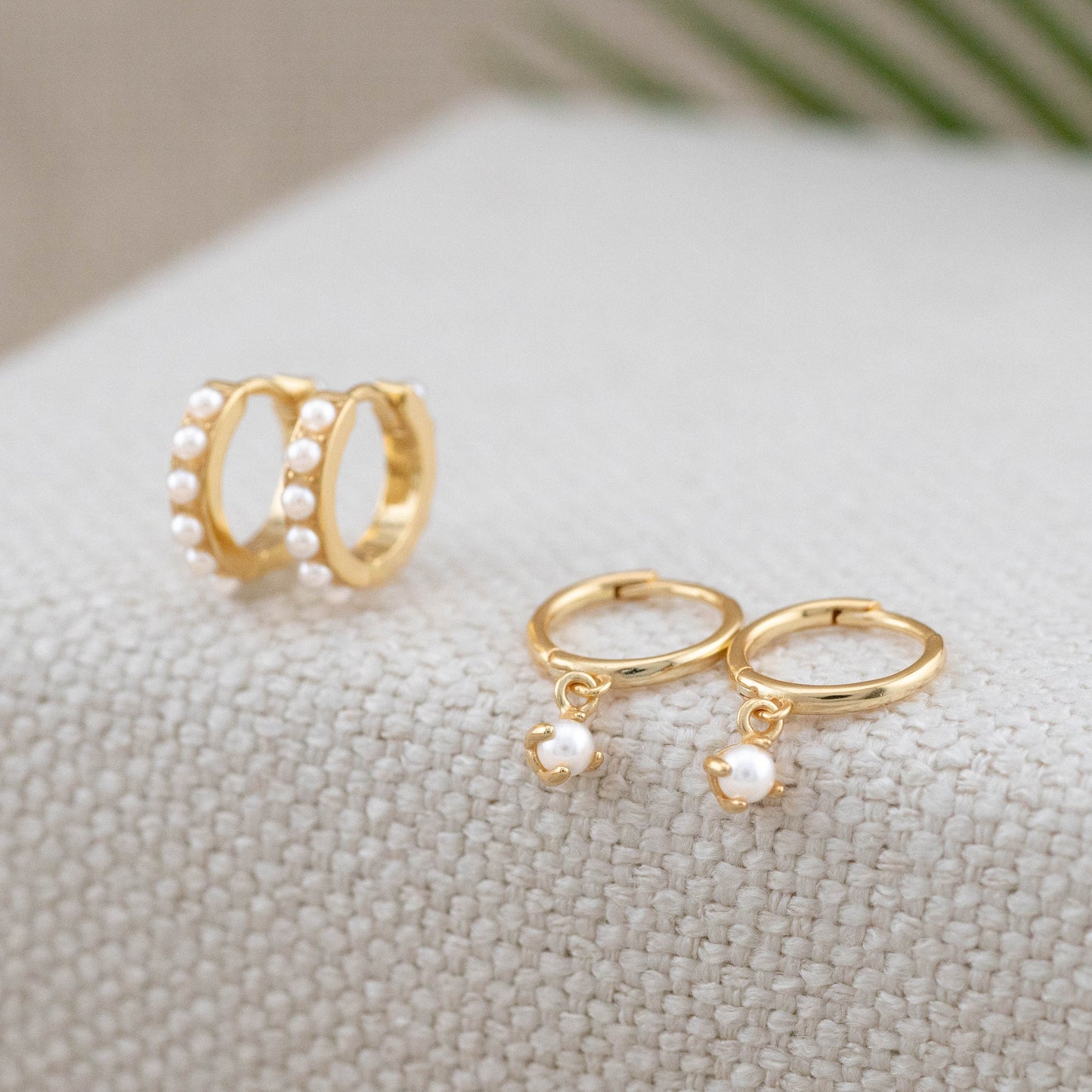 Pearl huggy earrings gift set