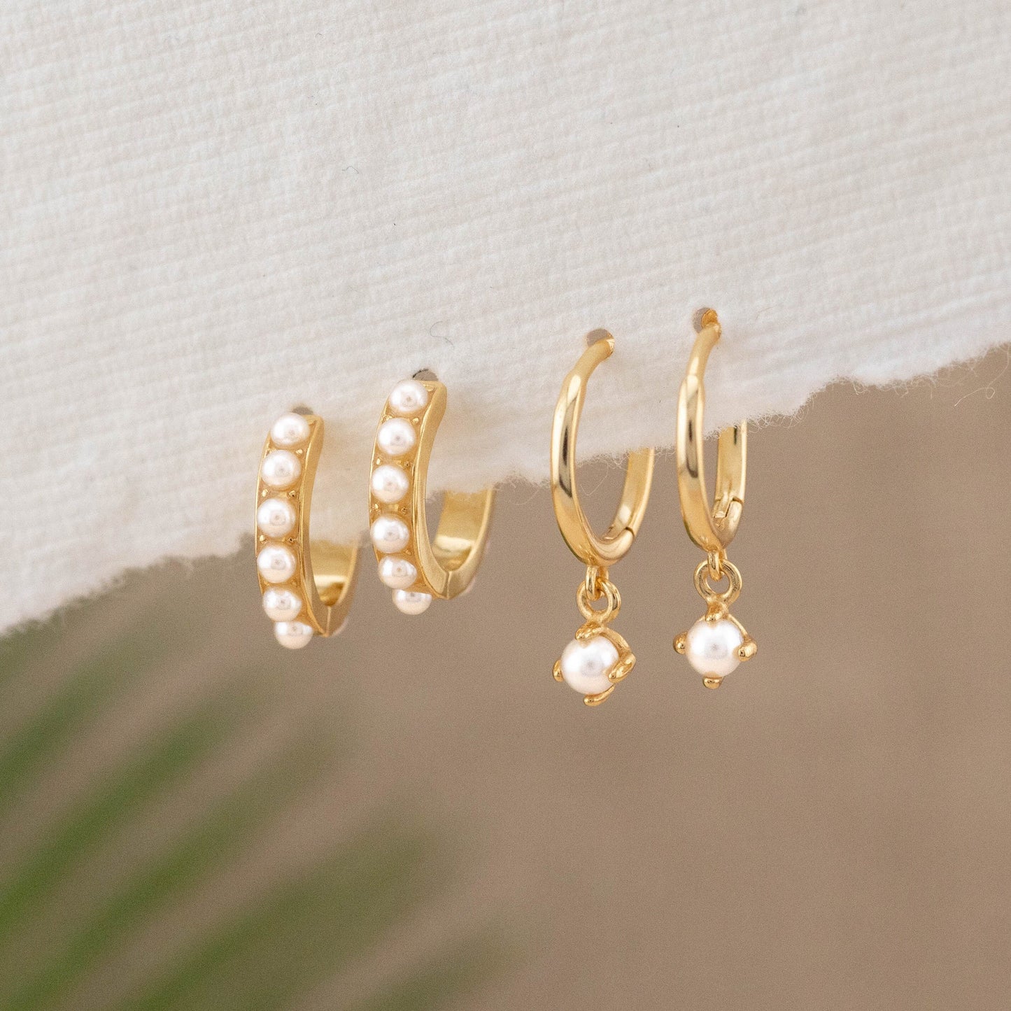 Pearl huggy earrings gift set