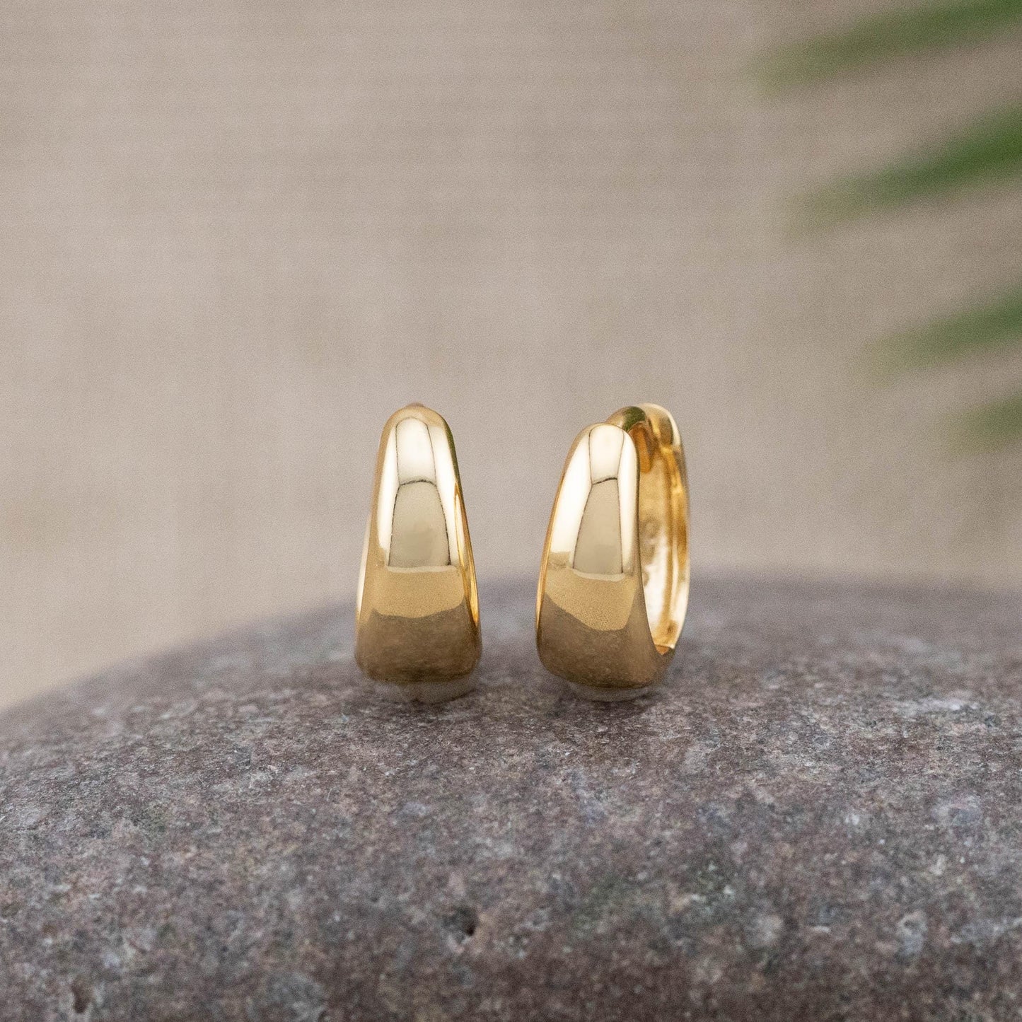 Teardrop clicker silver hoop earrings set