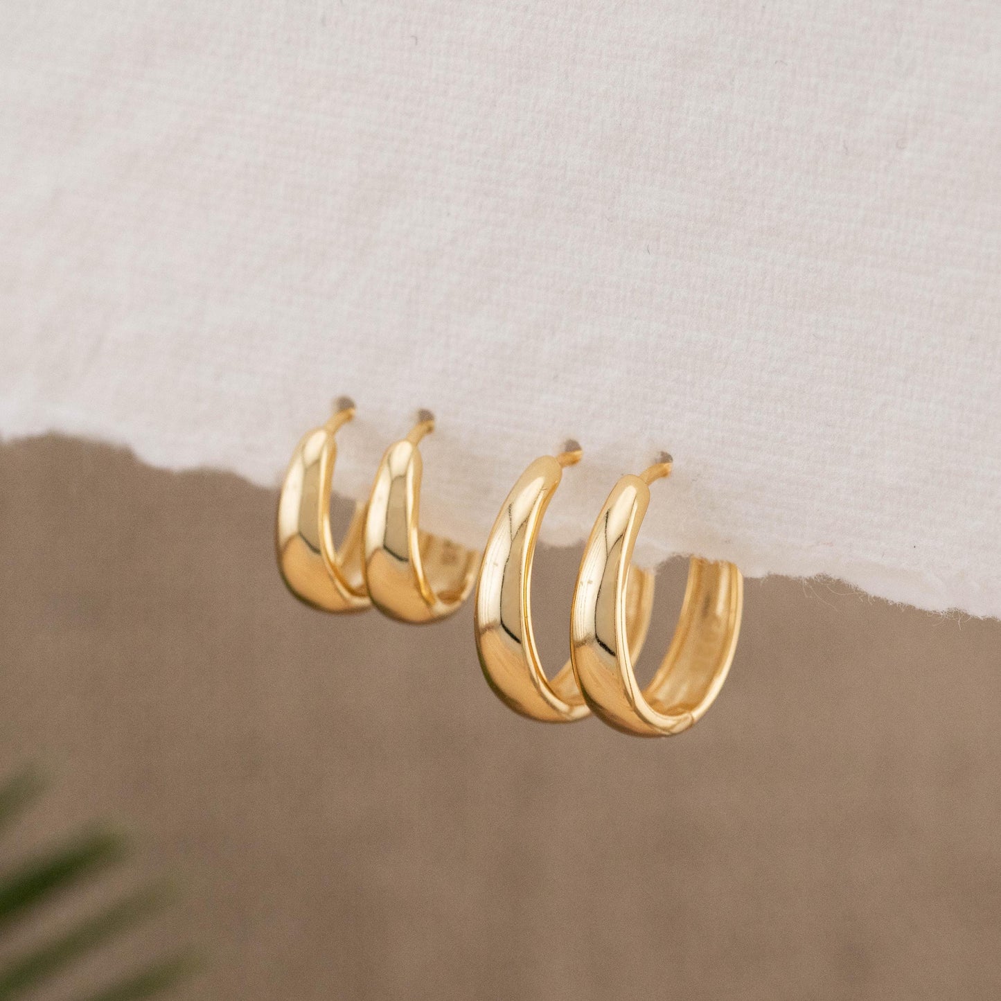 Teardrop clicker silver hoop earrings set