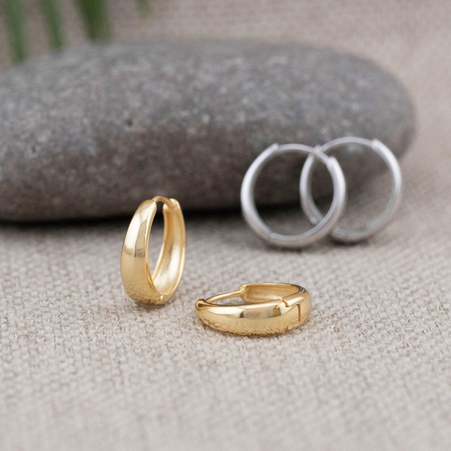 Teardrop clicker silver hoop earrings set