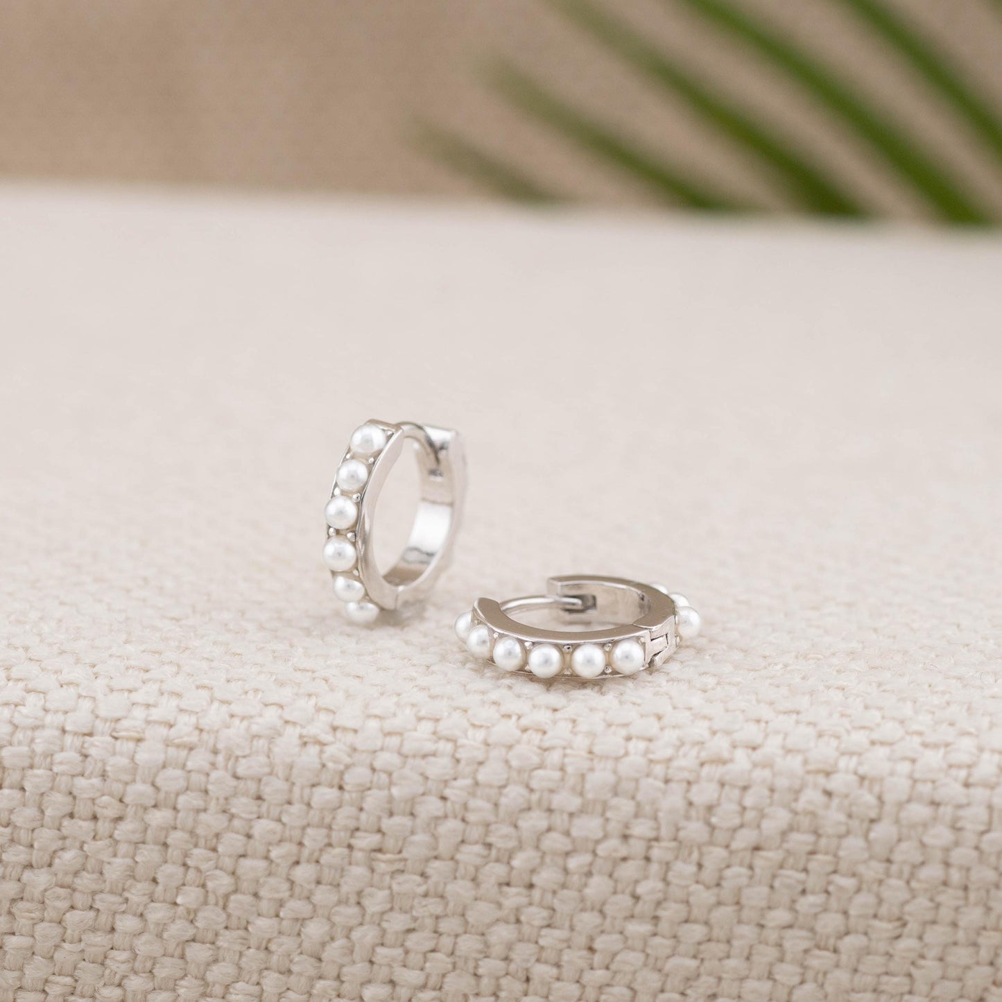 Pearl huggy earrings gift set