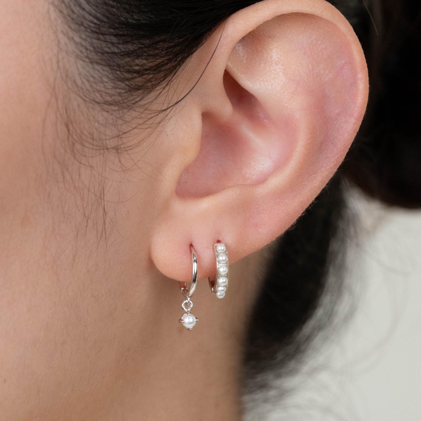 Pearl huggy earrings gift set