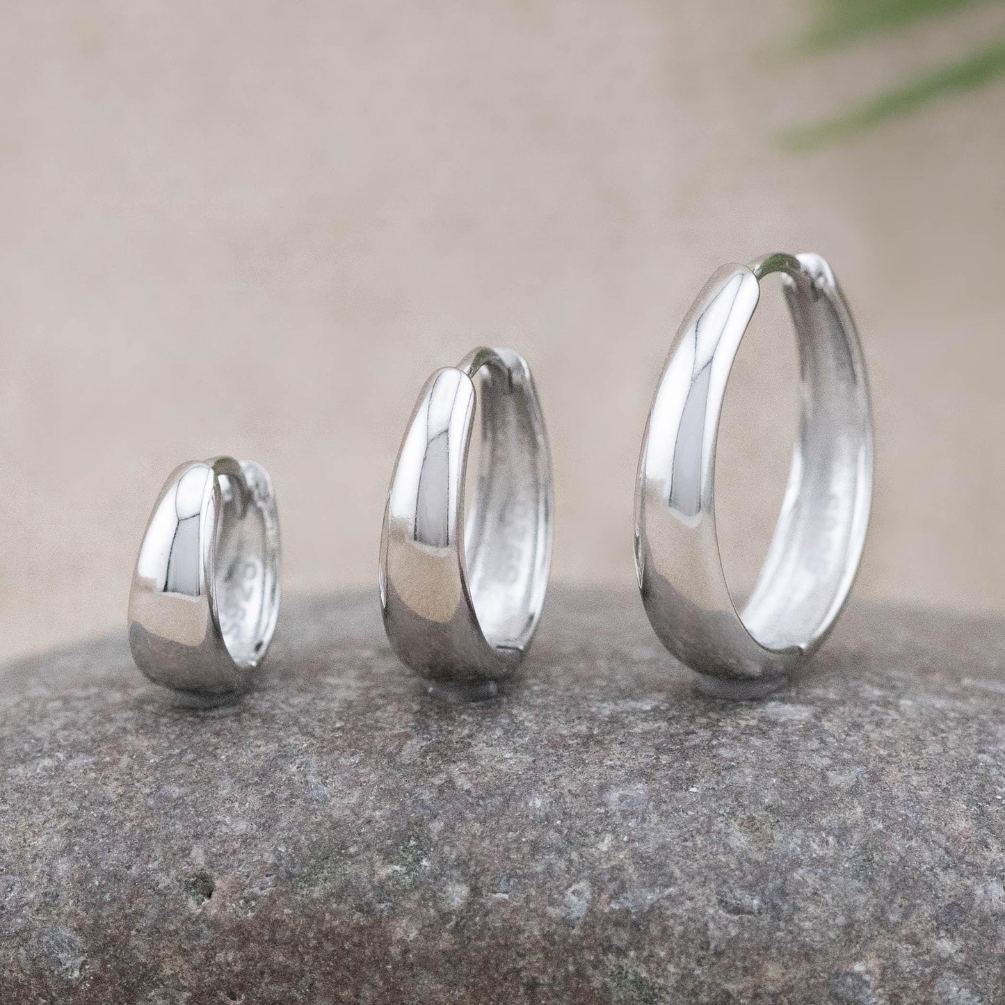 Teardrop clicker silver hoop earrings set