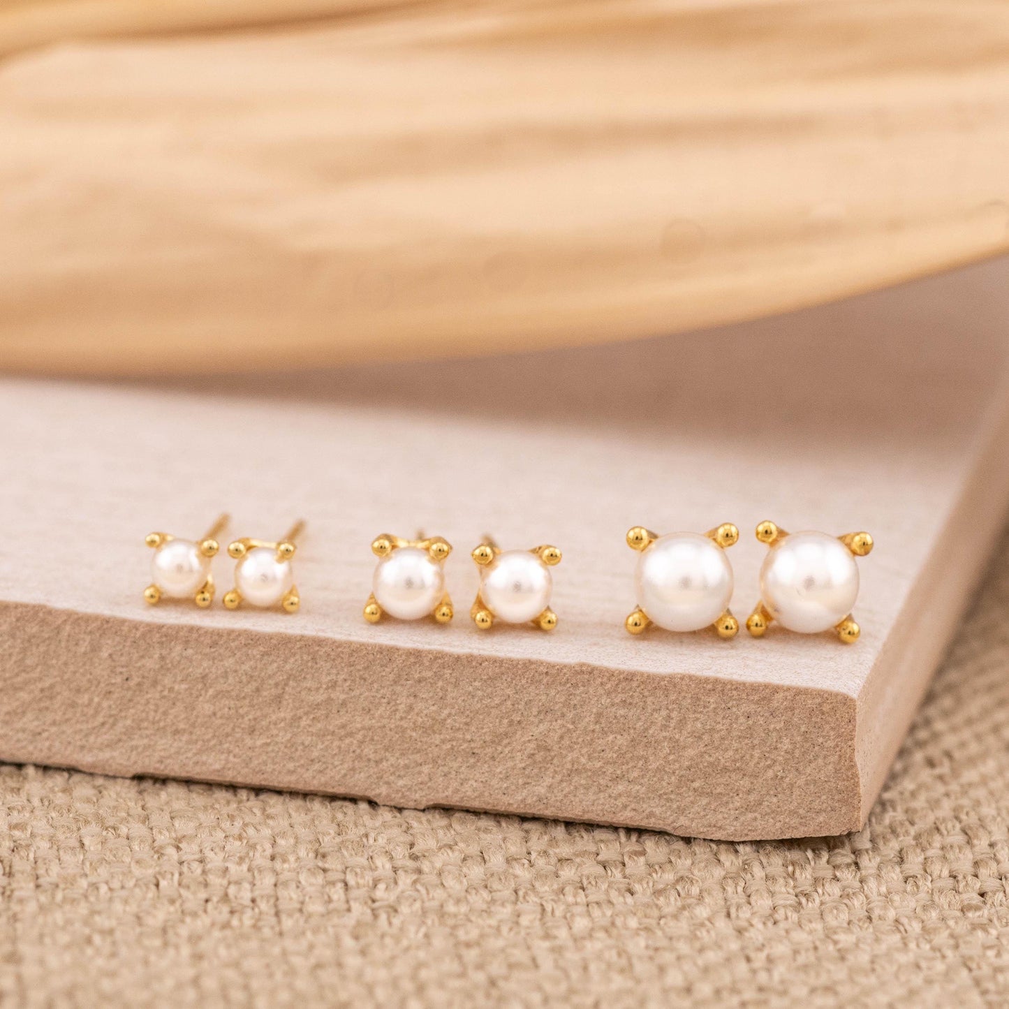 Pearl 20G stud earring gift set