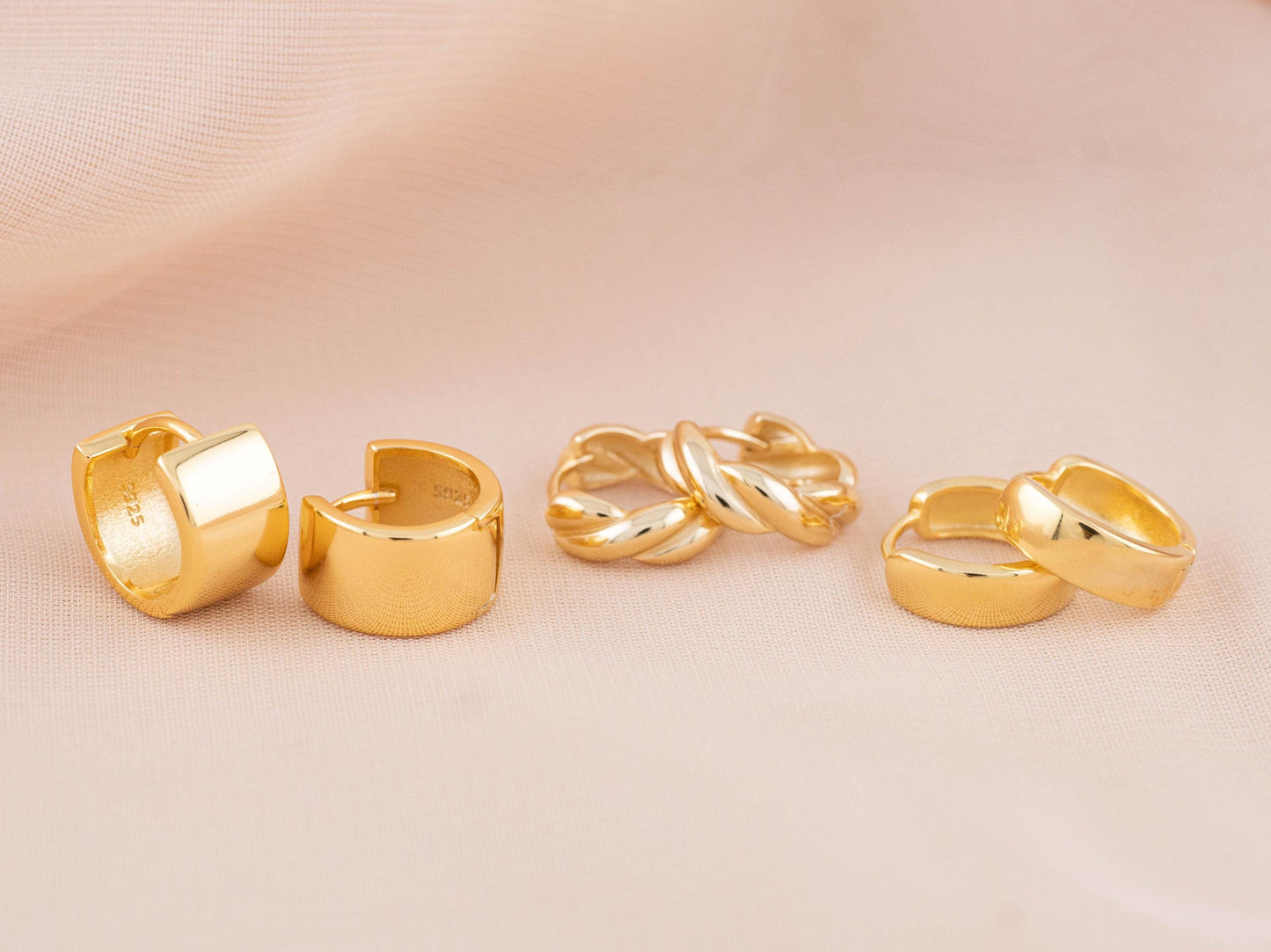 Thick hoop earrings set